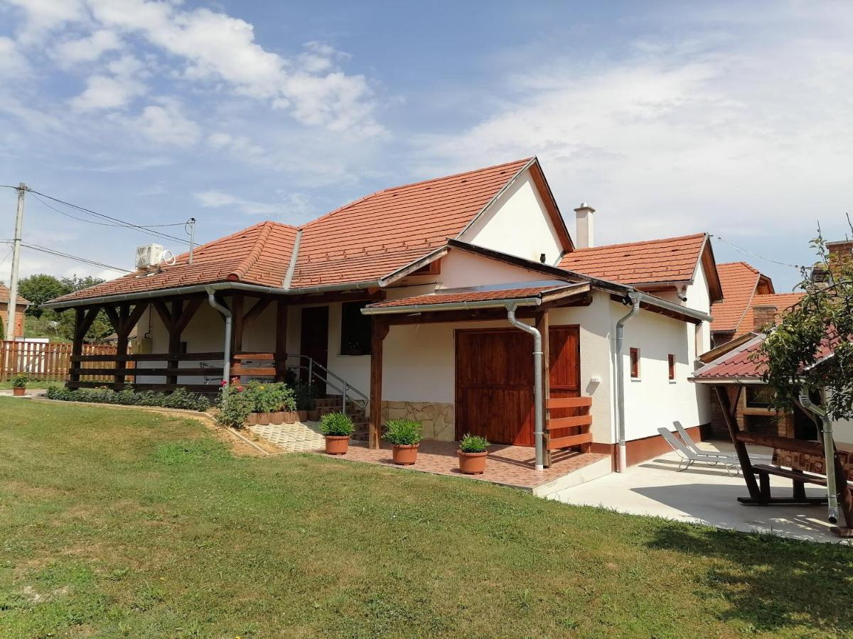 8888 Apartmanhaz Lispeszentadorján Exterior foto