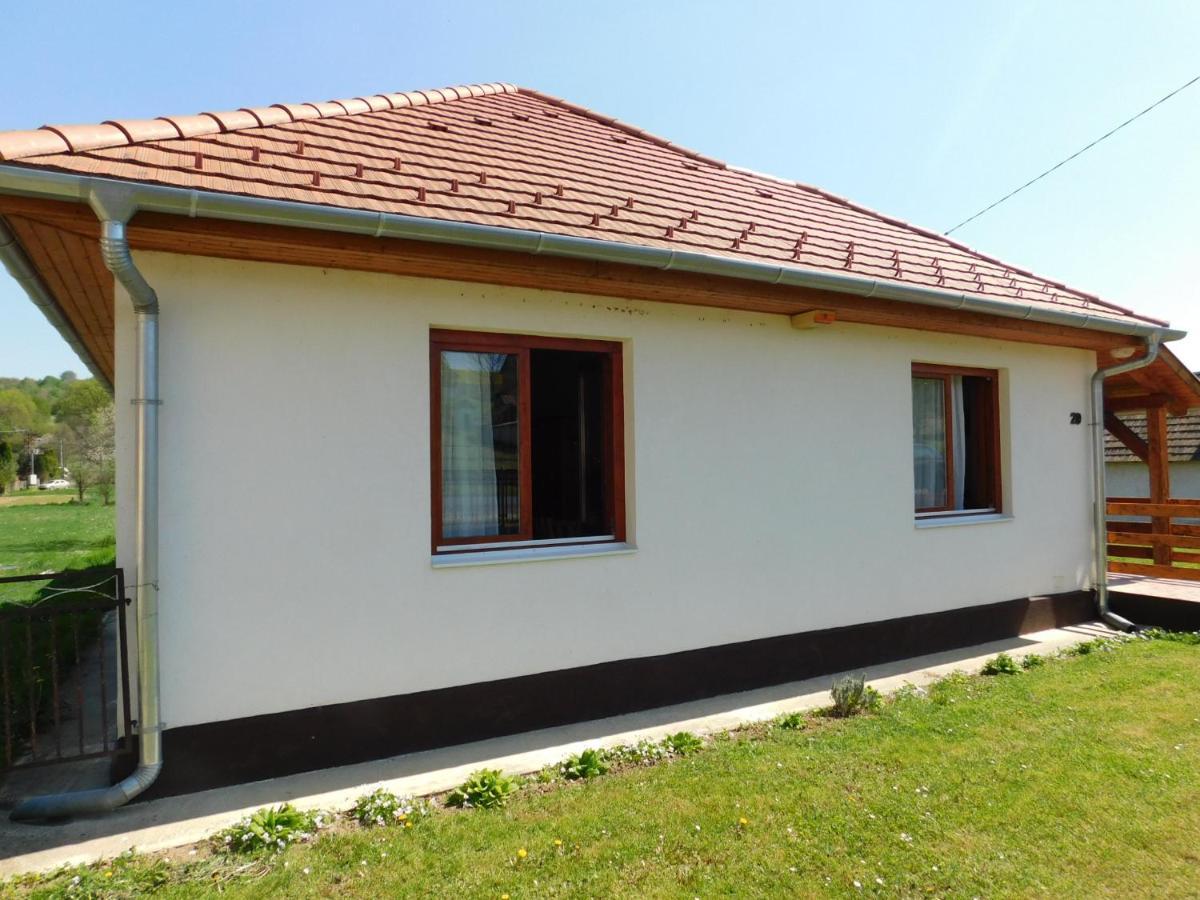 8888 Apartmanhaz Lispeszentadorján Exterior foto