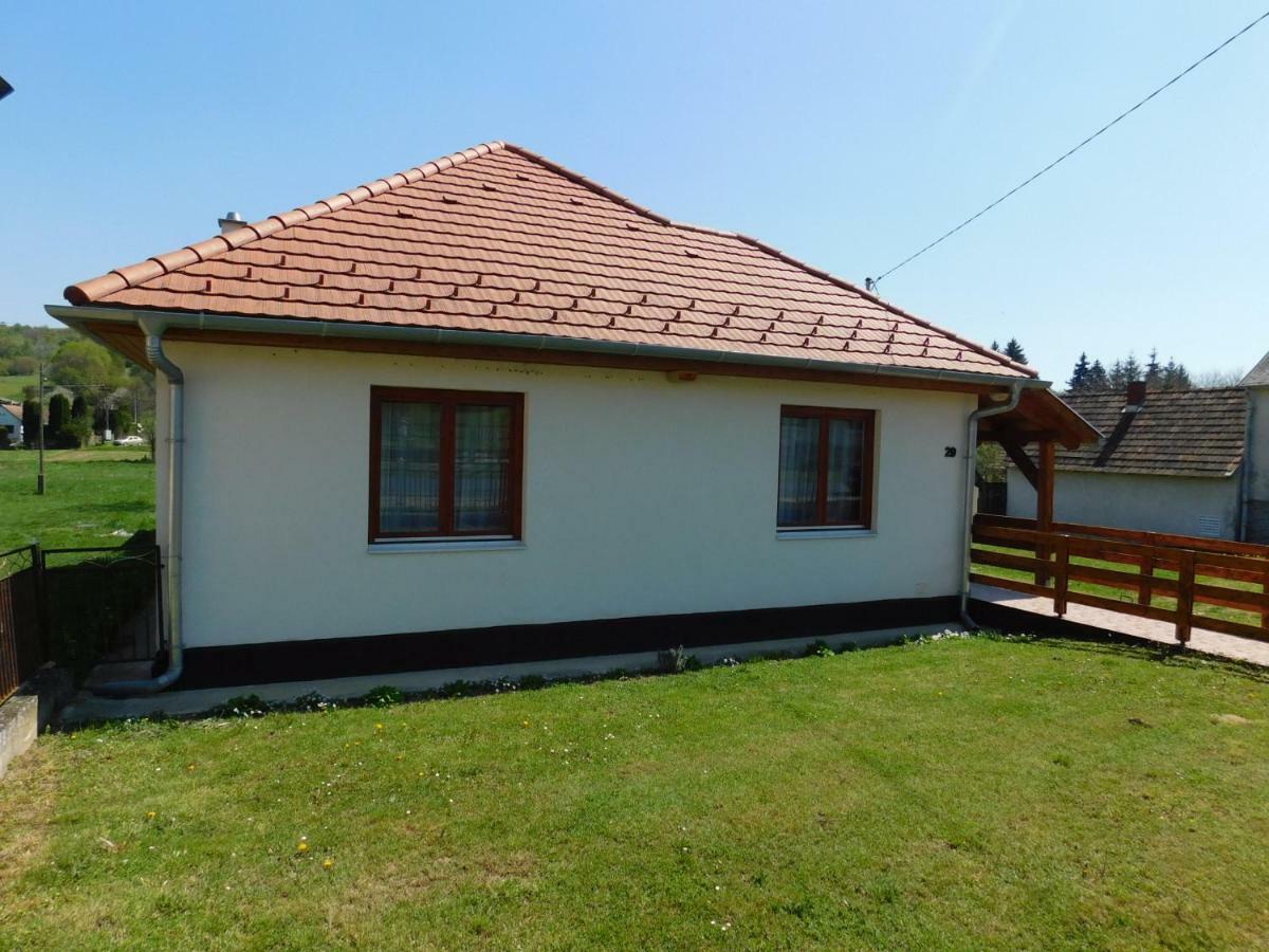 8888 Apartmanhaz Lispeszentadorján Exterior foto